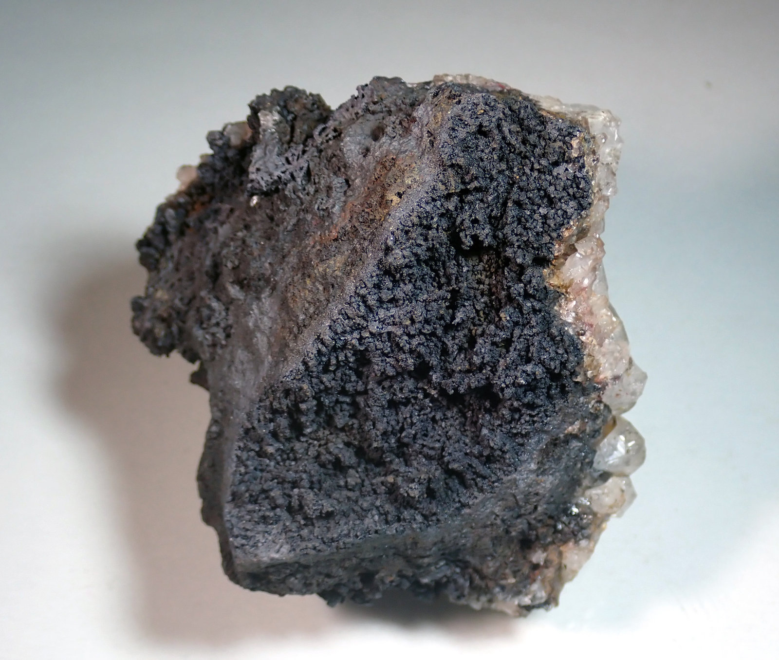 Cuarzo y Hematites
Medida: 7,7 x 7,2 x 4,3 cms
(Autor: Joan Martinez Bruguera)