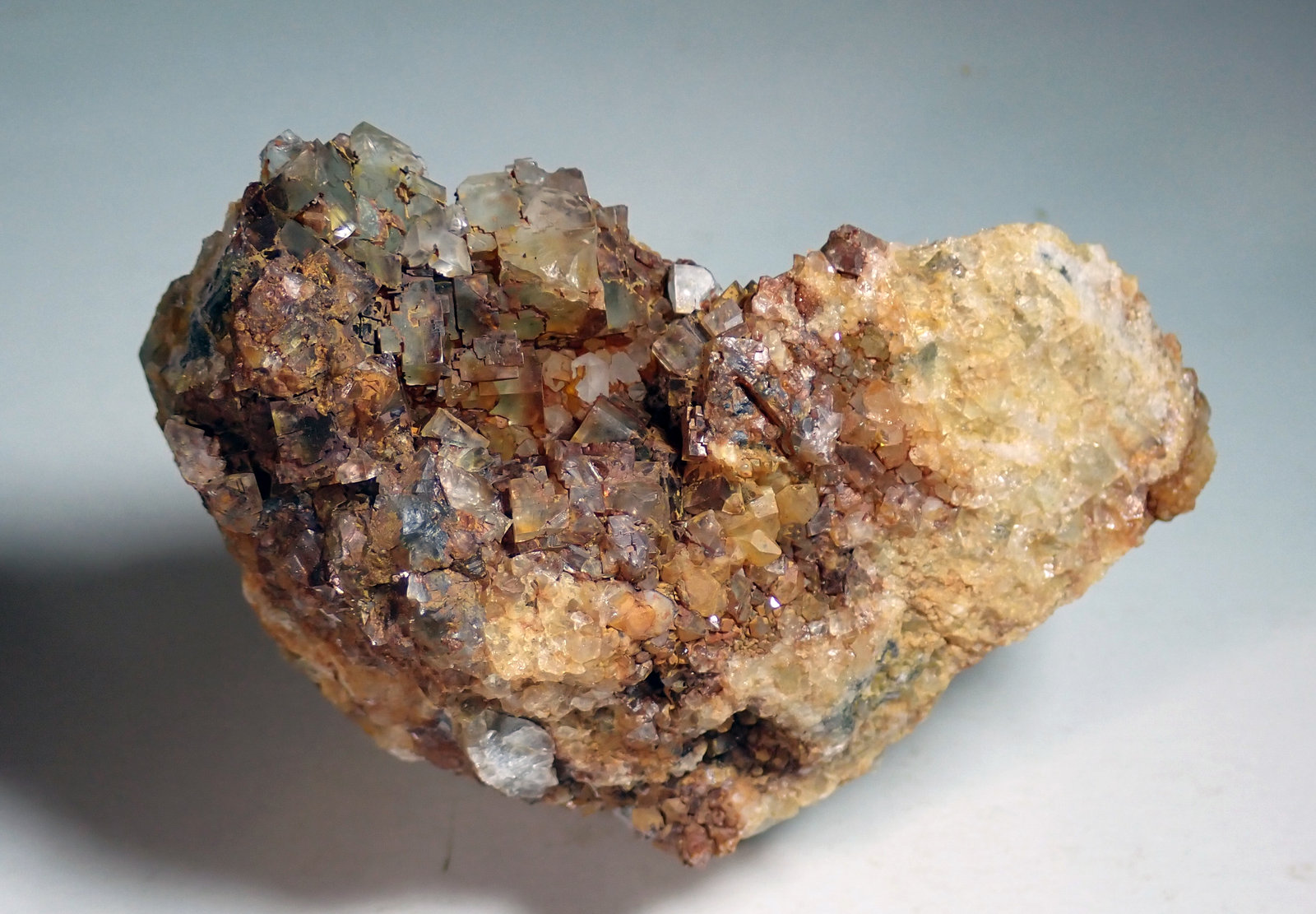 Fluorita
Medida: 8,4 x 5,7 x 3,4 cms
(Autor: Joan Martinez Bruguera)