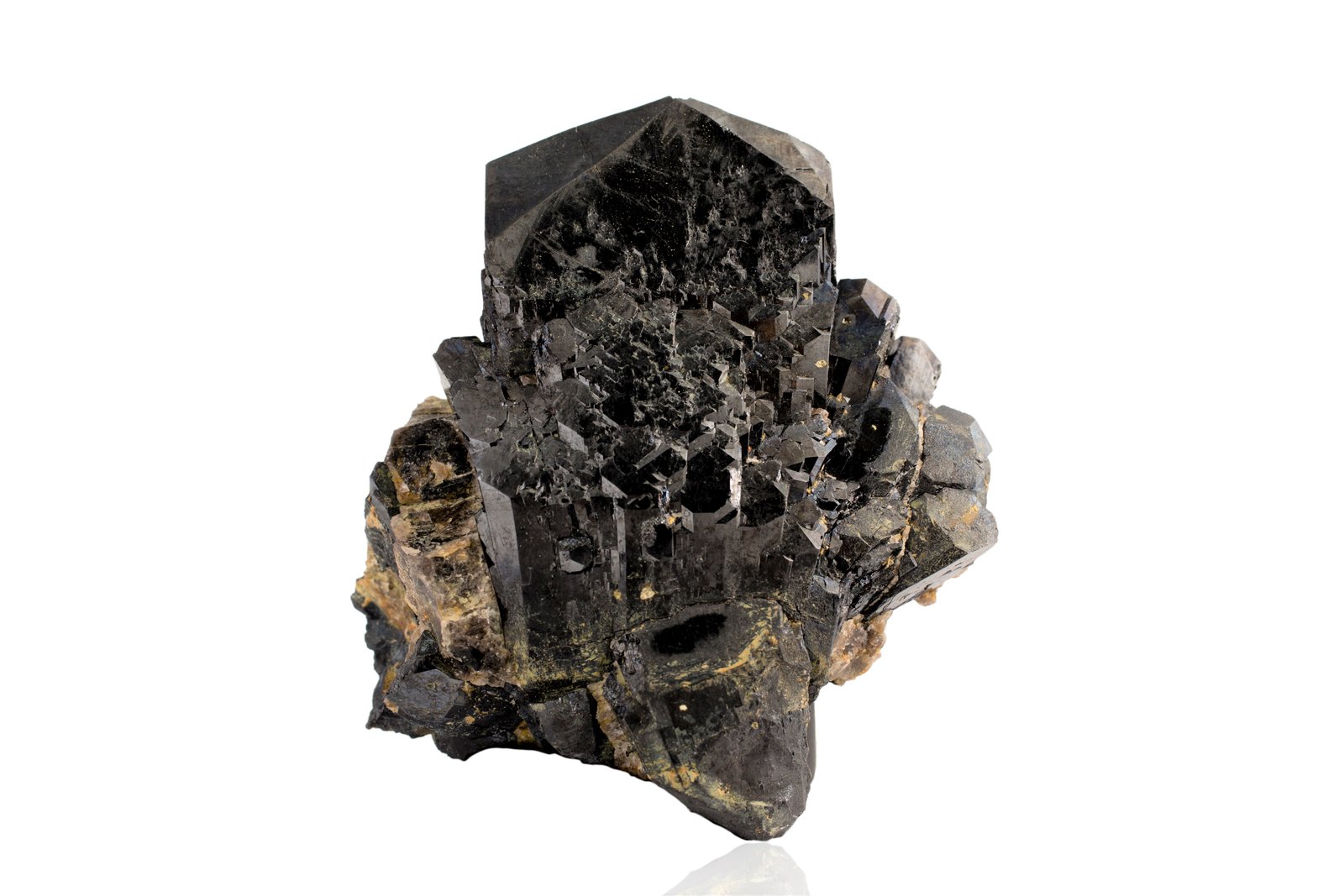 Columbita-(Fe)
8 x 5 x 9 cm / Cristal principal: 8.5 cm
(Autor: Museo MIM)