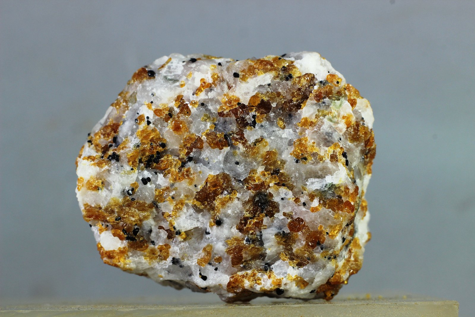 Condrodita
43x34 mm
(Autor: Juan Espino)