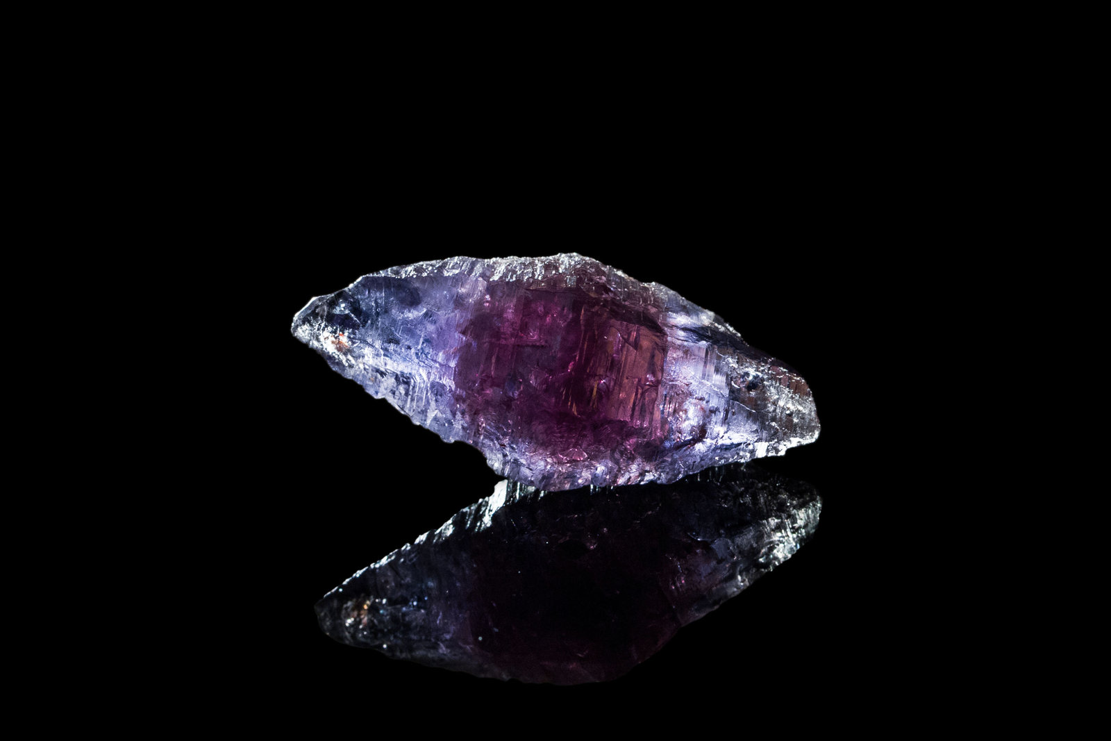 Corindón (variedad zafiro)
5 x 2 x 2 cm
(Autor: Museo MIM)