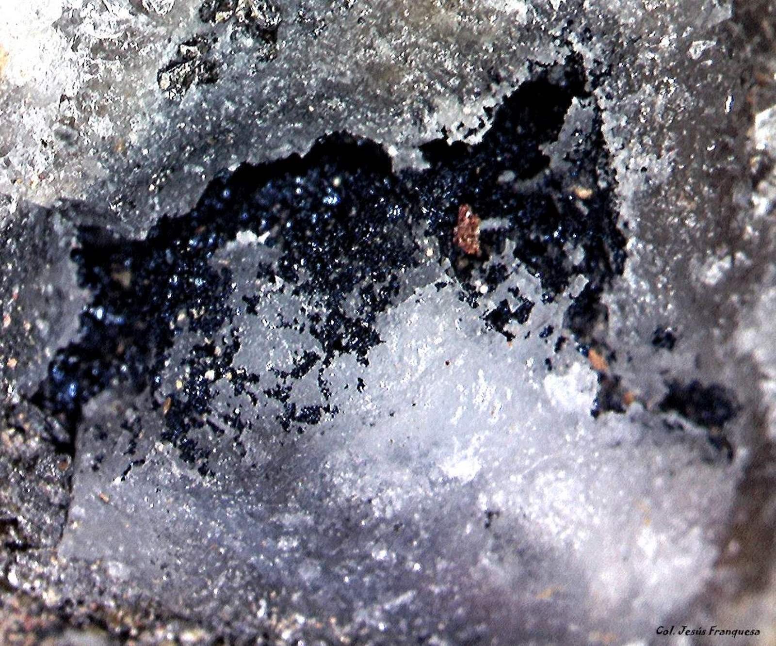 Covellita y Cuarzo.
3´410x 2´656 mm.
(Autor: Jesus Franquesa Baucells)