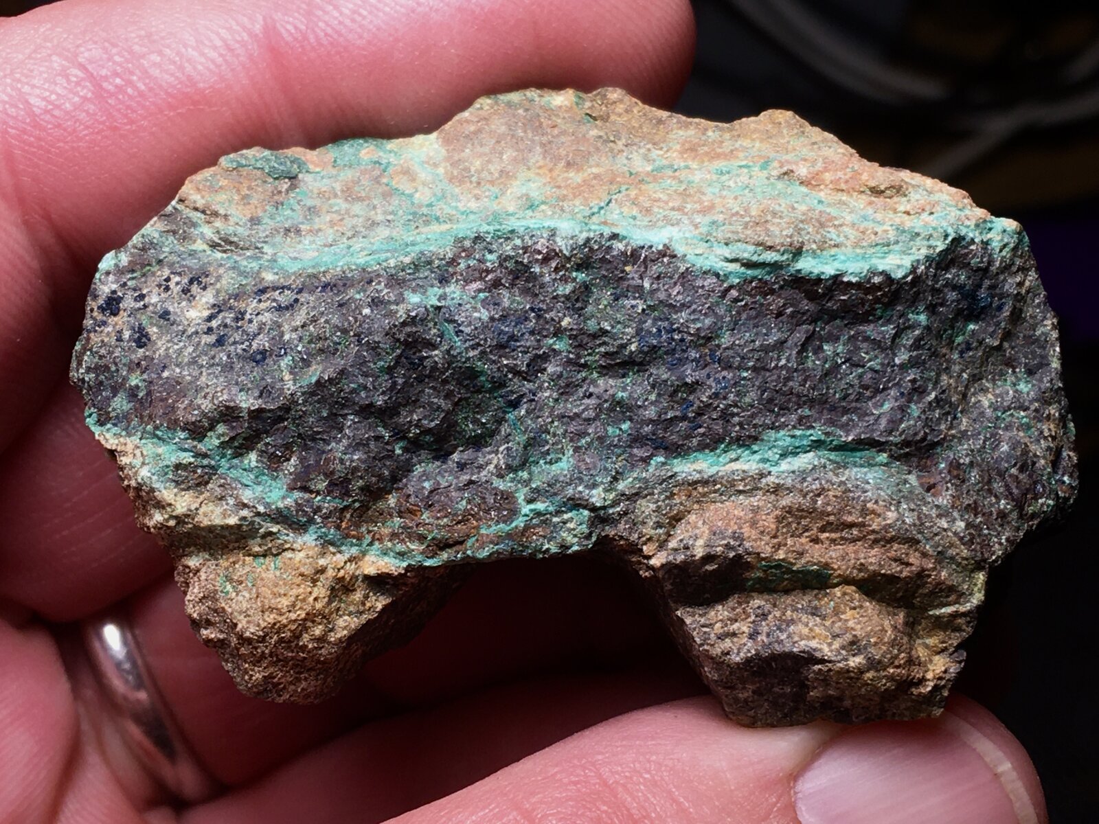 covellina
Minas de cobre del Cabezo de las Fuentes (Cabezo de la Mina), Sierra de Orihuela, Santomera, Comarca Huerta de Murcia, Región de Murcia (Murcia), España
6 x 4 cm
(Autor: Matias Raja)