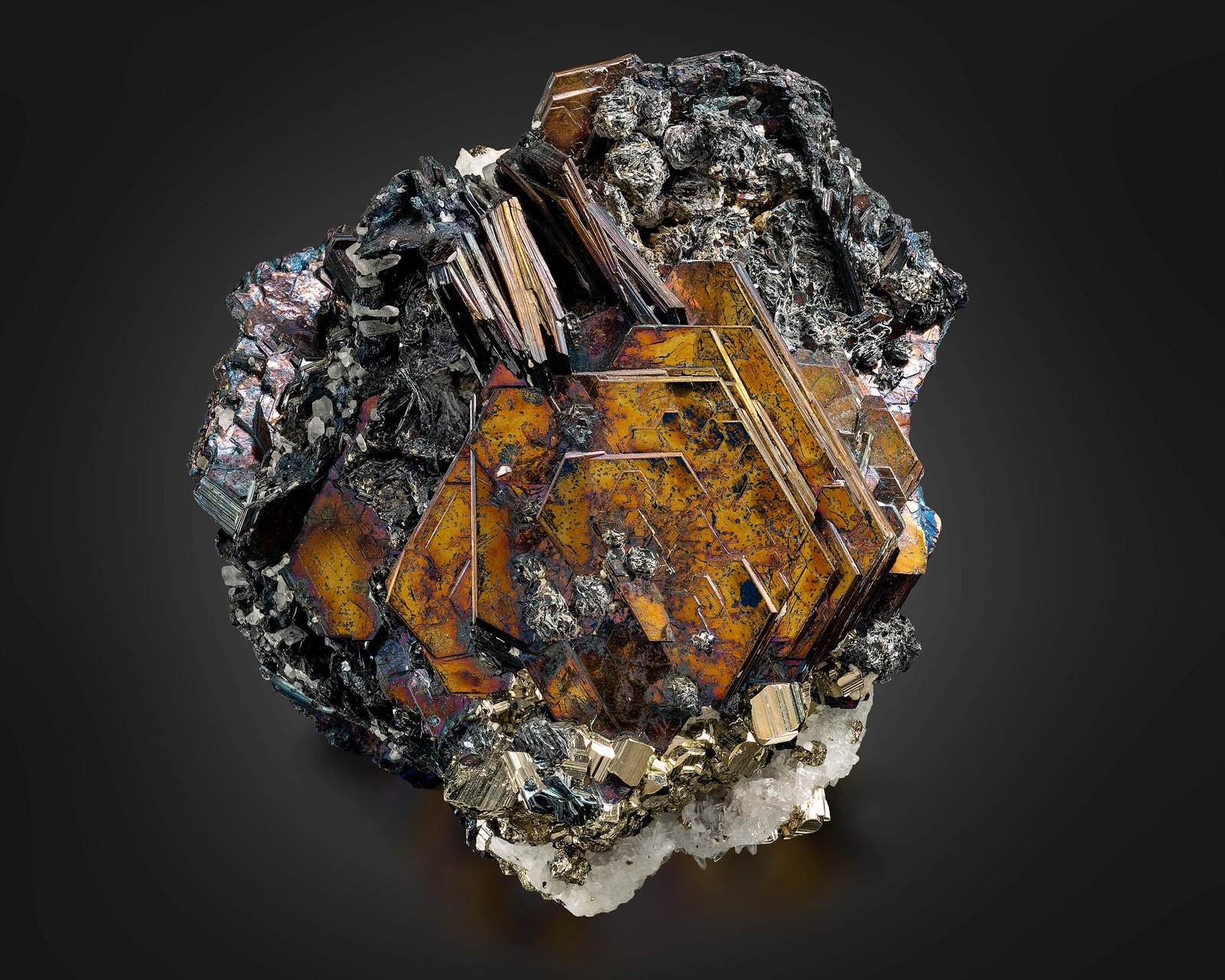 Covellita
7 x 8 x 6 cm / cristal principal: 4.2 cm
(Autor: Museo MIM)