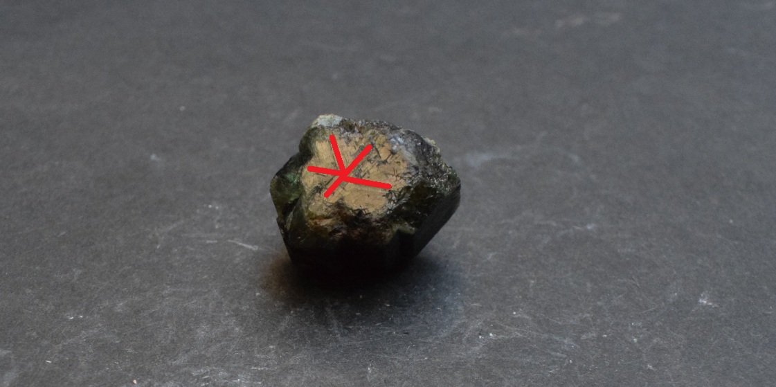 Crisoberilo (variedad alejandrita)
2,5 x 1,5 x 1,5 cm
(Autor: Antonio Alcaide)
