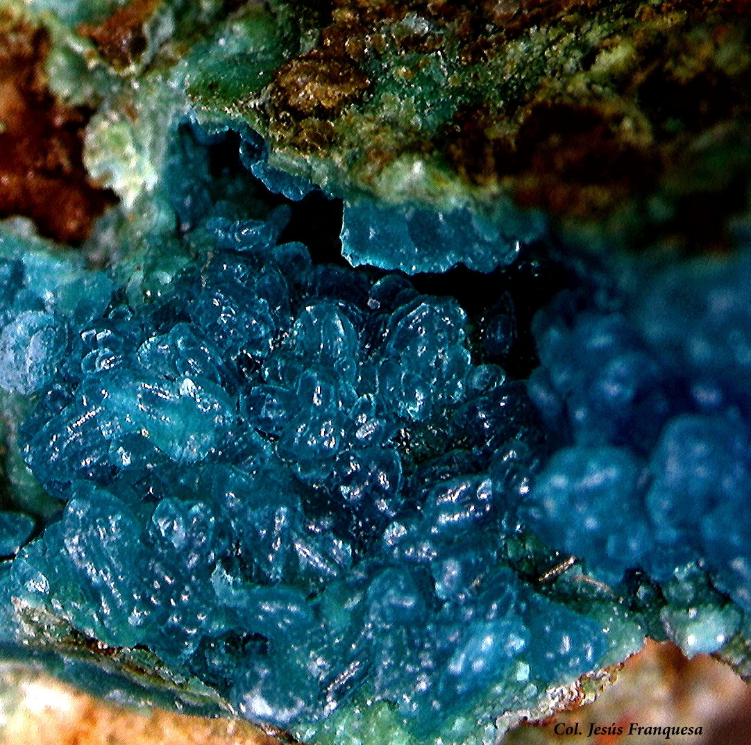 Crisocola.
3´66 x 2´29 mm.
(Autor: Jesus Franquesa Baucells)