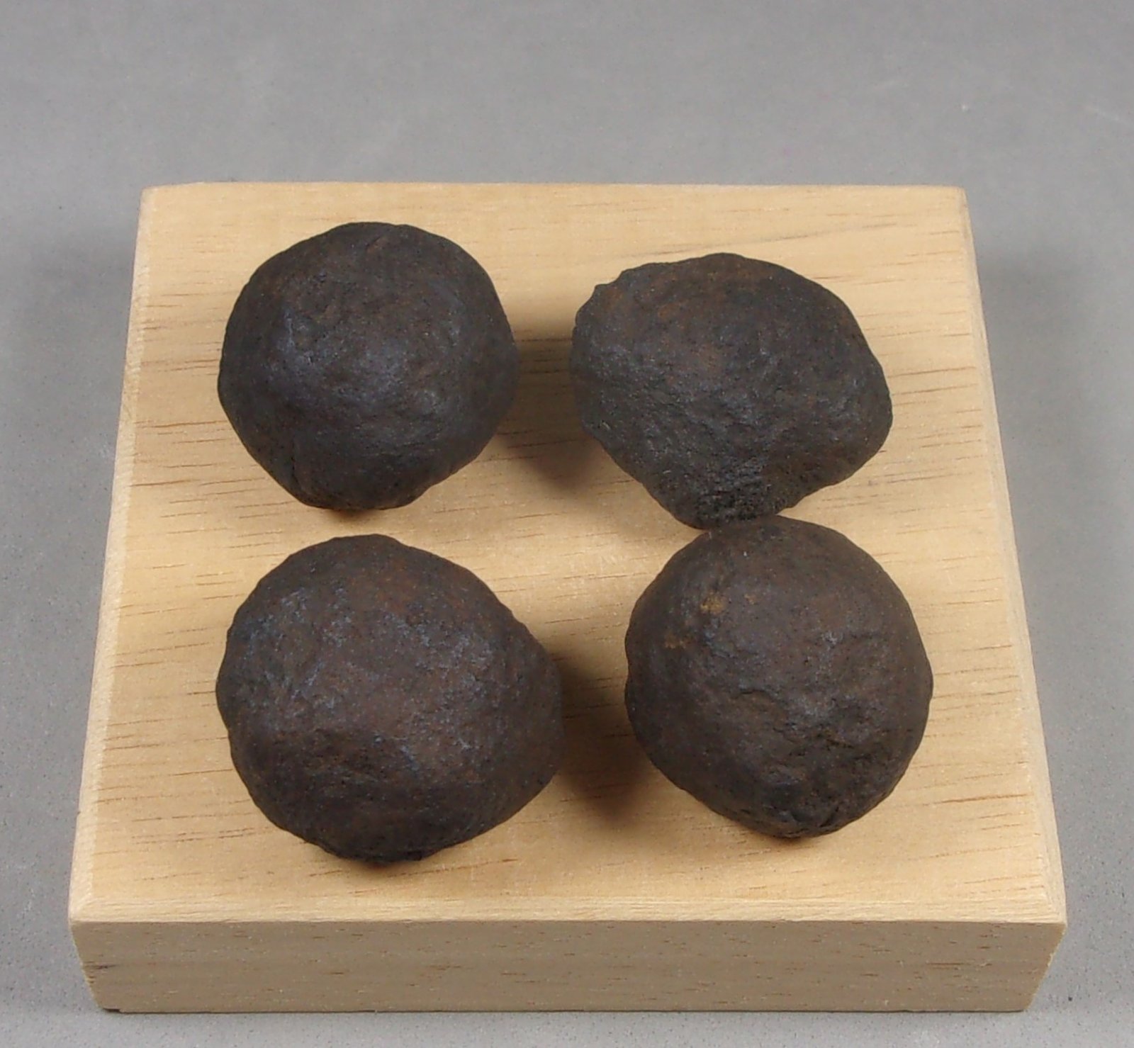 Cryptomelana-Lithiophorita
2,3 cm. 9 g.
(Autor: J. G. Alcolea)