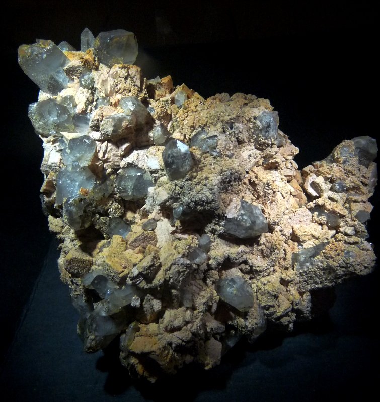 Cuarzo y Microclina.
150x120 mm.
(Autor: Jesus Franquesa Baucells)