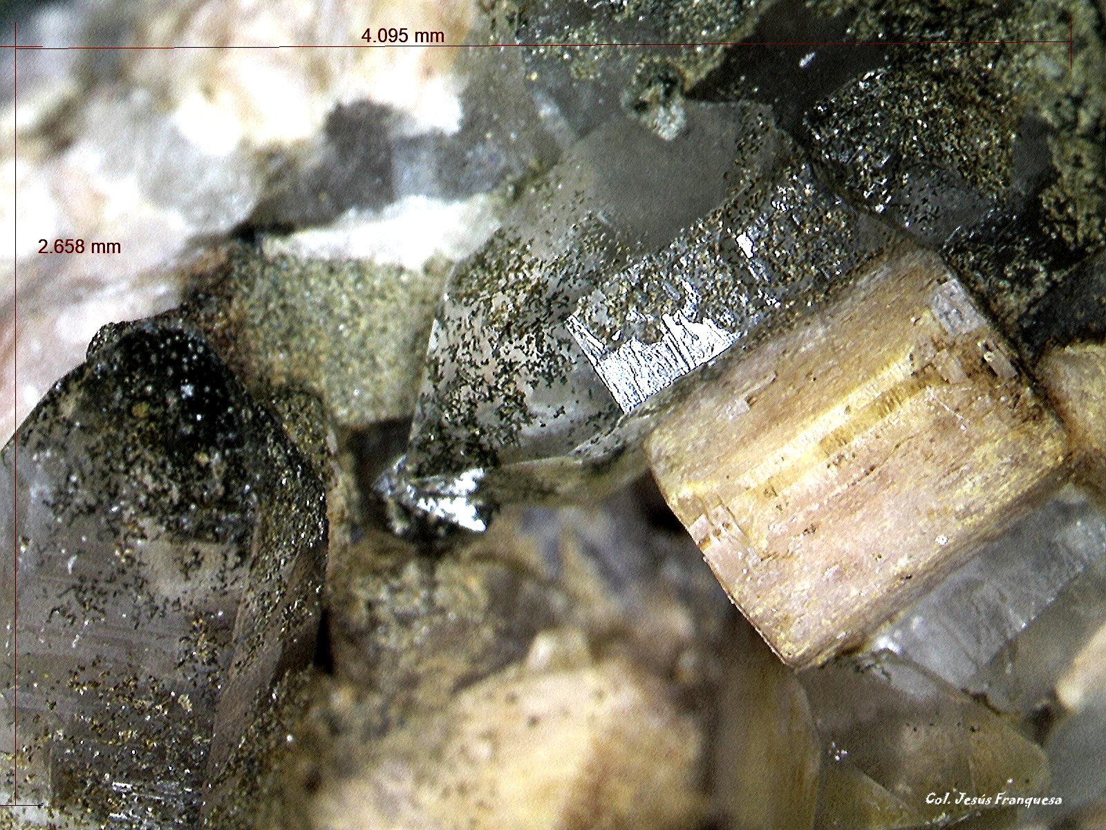 Cuarzo y Microclina.
4´095 x 2´658 mm.
(Autor: Jesus Franquesa Baucells)
