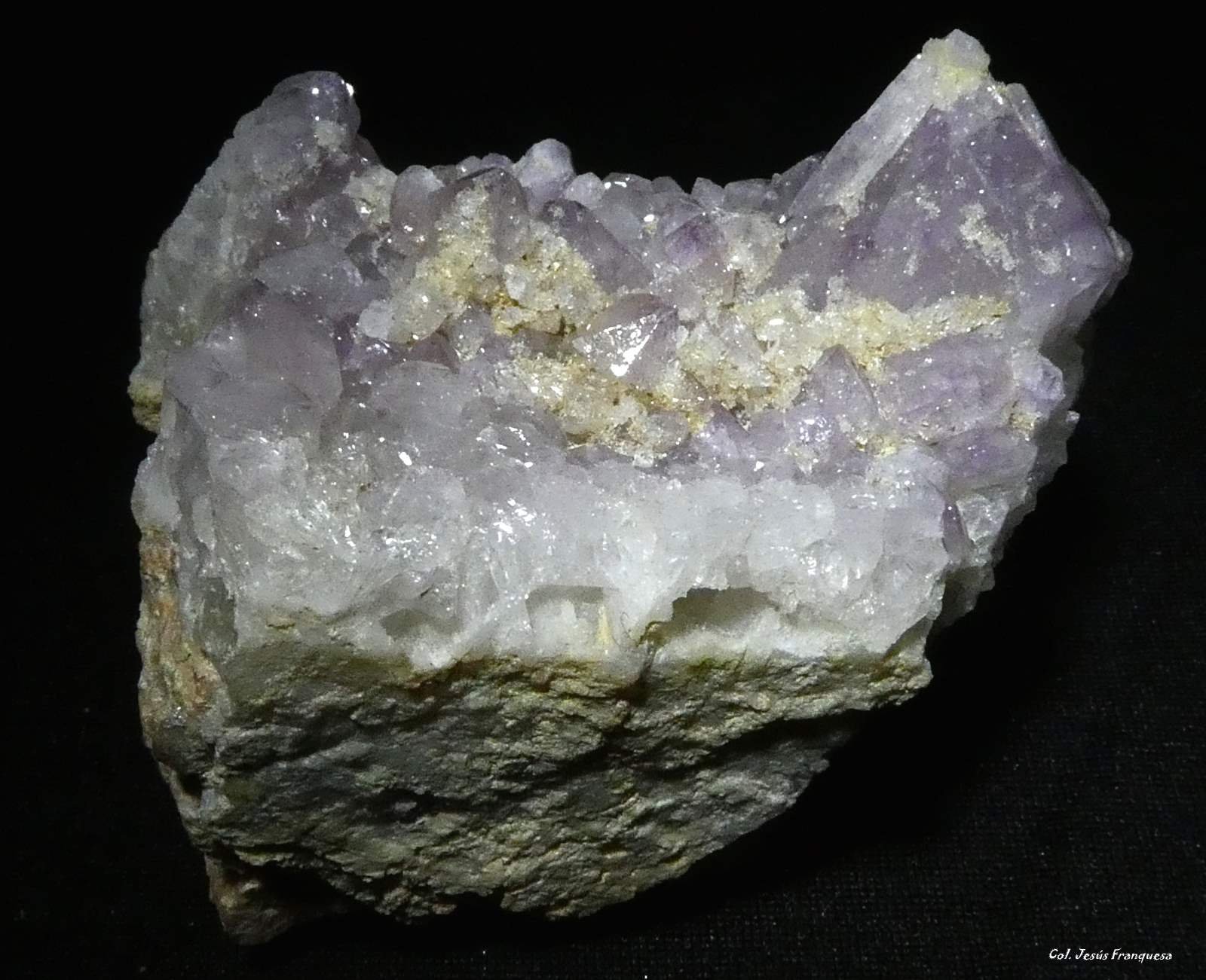 Cuarzo (variedad amatista)
28x25 mm.
(Autor: Jesus Franquesa Baucells)