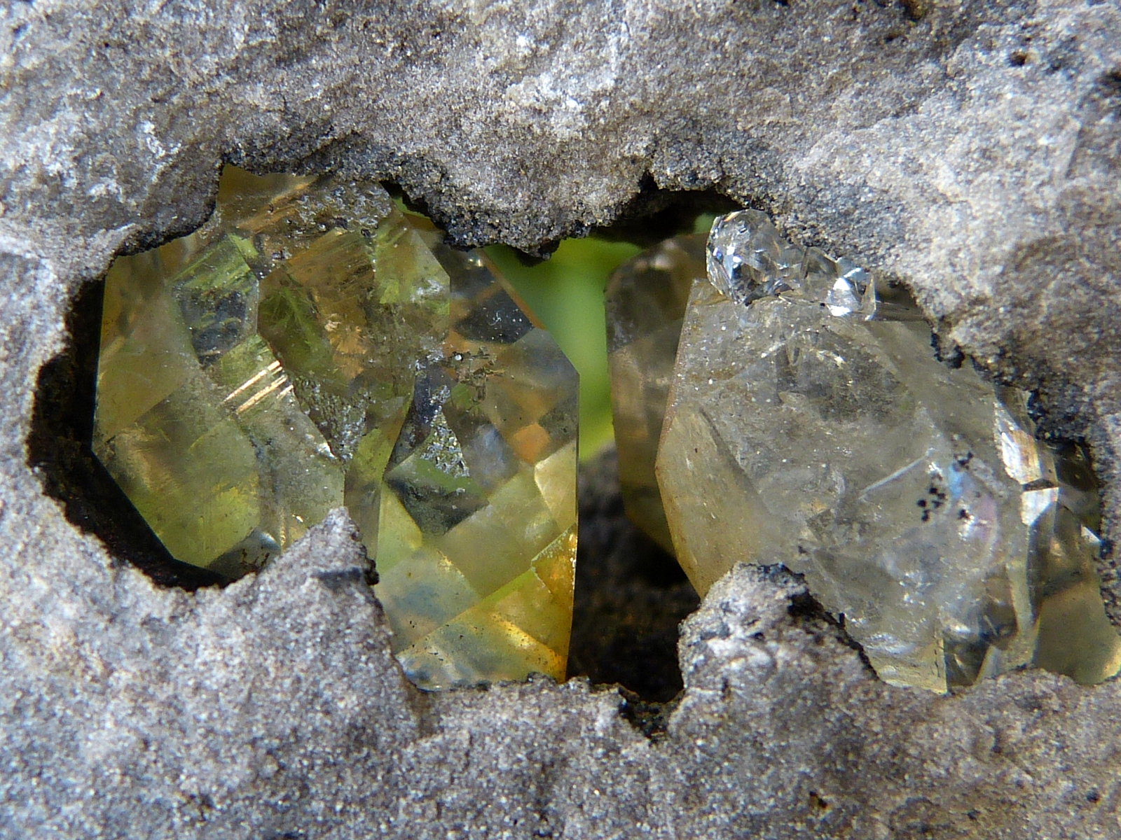Cuarzo (variedad herkimer)
Apertura de la cavidad: 3,5 cm
(Autor: nerofis2)