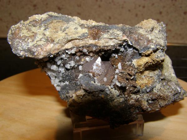 Cuarzo (variedad amatista), siderita, barita
(Autor: pardominer)