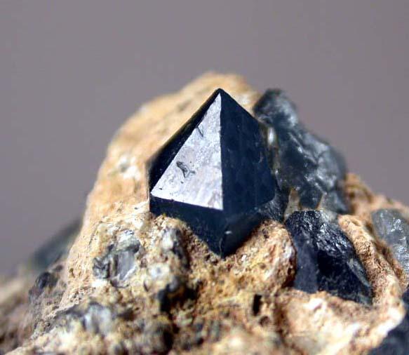Cuarzo
6 x 3 cm.
(Autor: Adrian Pesudo)