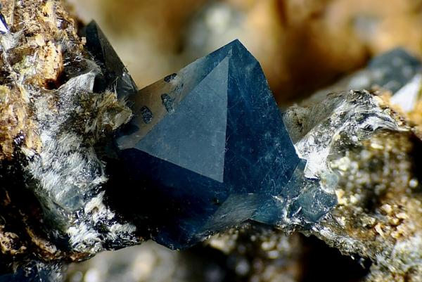 Cuarzo
Cristal de 4 mm.
(Autor: Rafa Muñoz(mineralvarado))