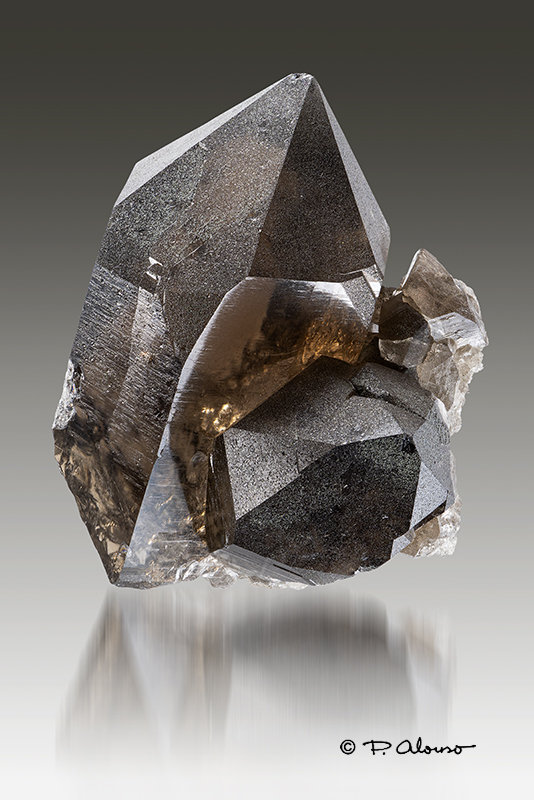 Cuarzo (variedad ahumado)
4,5cm x 5cm x 3,5cm
(Autor: Pere Alonso)
