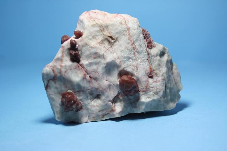 Cuarzo
Tamaño de la pieza 7 x 7 cm., tamaño del cristal mayor 1,5 cm.
(Autor: minero1968)