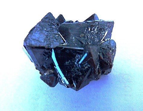 Cuprita
2 x 2 cm.
(Autor: javier ruiz martin)