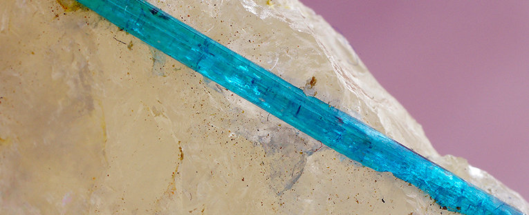 Elbaita (variedad paraíba)
cristal del encuadre 3x28mm
(Autor: Ramon A  Lopez Garcia)