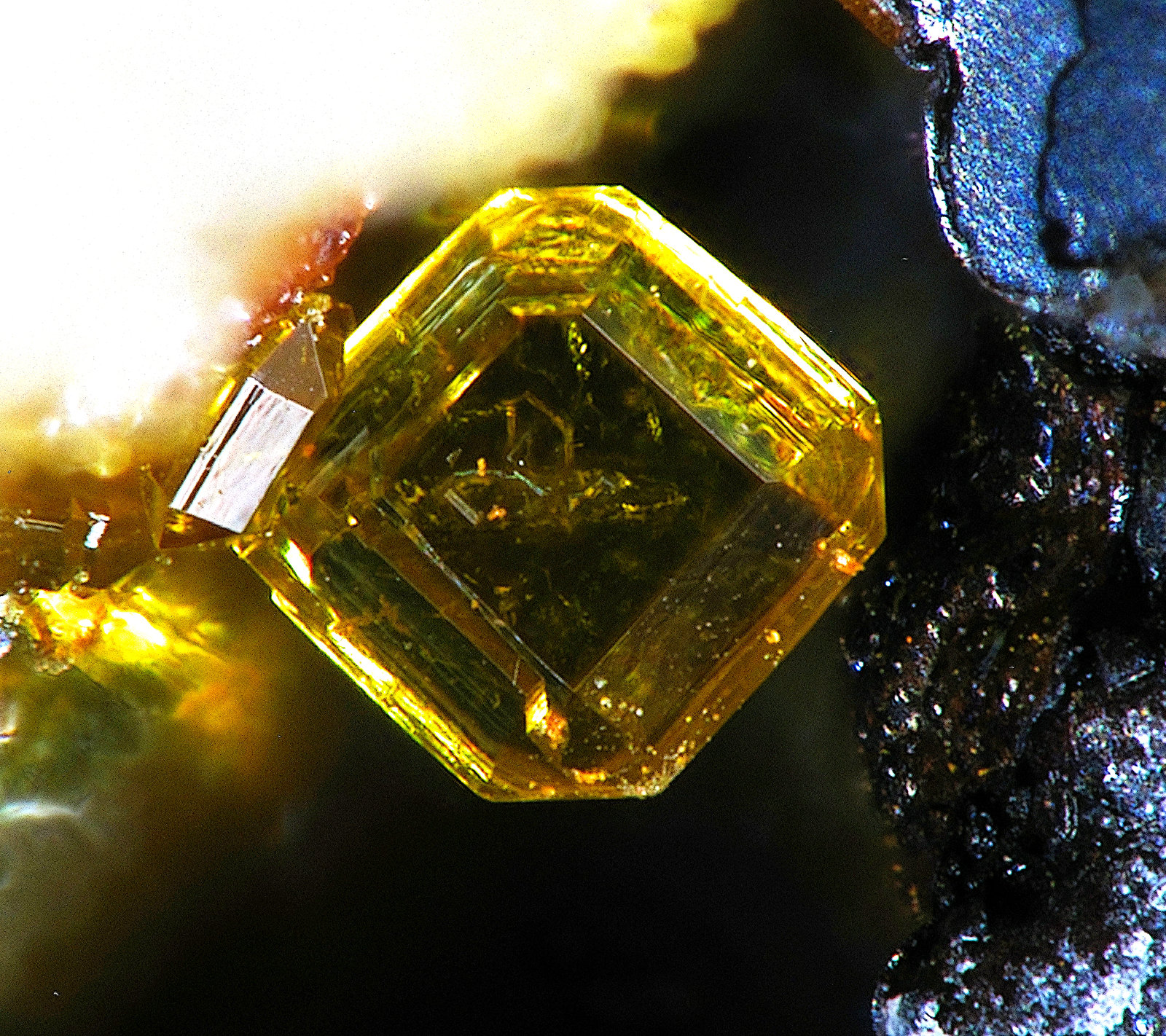 Cyrilovita
Campo de visión 0,6 mm.
(Autor: Antonio P. López)