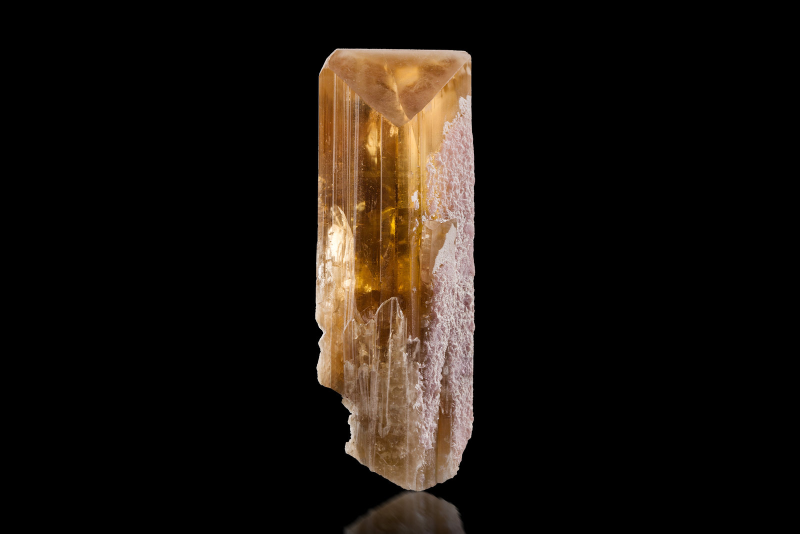 Danburita
2.5 x 2.5 x 6.5 cm
(Autor: Museo MIM)
