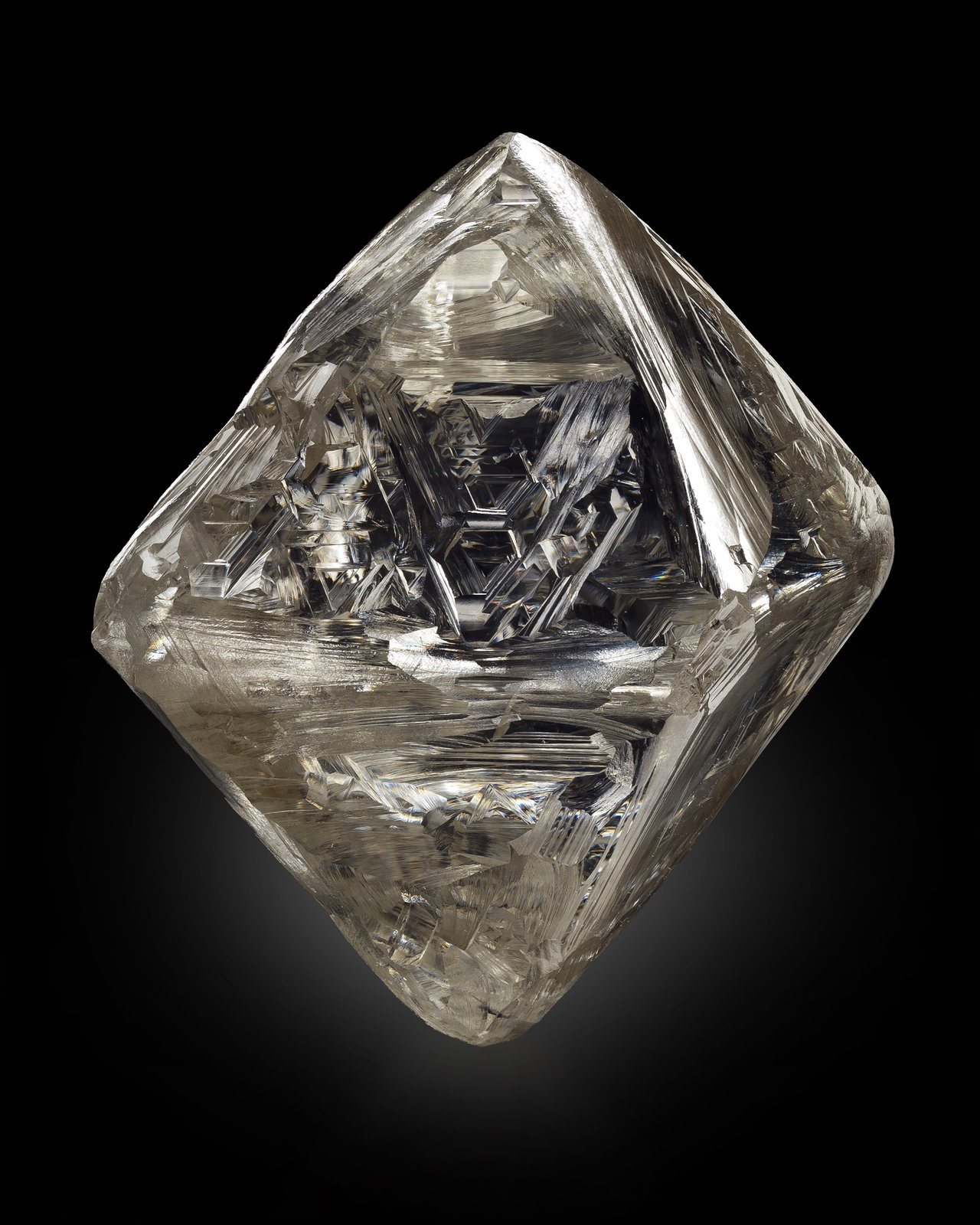 Diamante
2.5 x 2 x 2 cm
(Autor: Museo MIM)