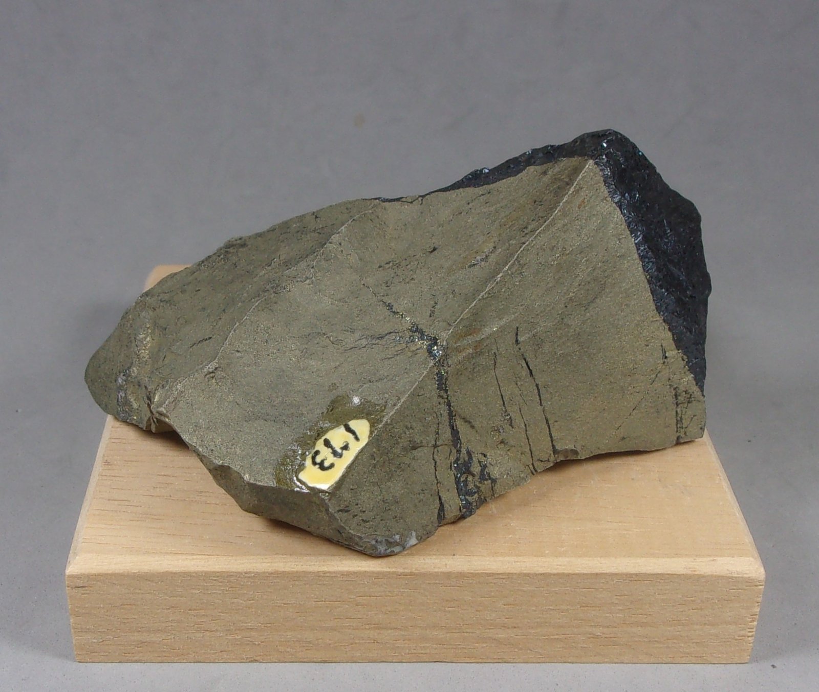 Digenita con Pirita
8,5 x 6,1 x 4,2 cm. 332,8 g.
(Autor: J. G. Alcolea)