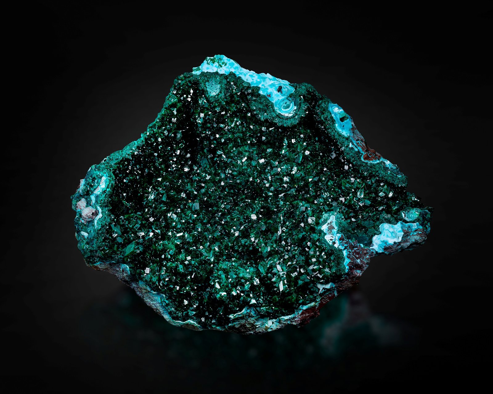 Dioptasa con Malaquita
39 x 30 x 15 cm / cristal principal: 3.5 cm
(Autor: Museo MIM)