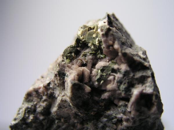 Titanita
Roseta de de 2 mm.
(Autor: Adrian Pesudo)