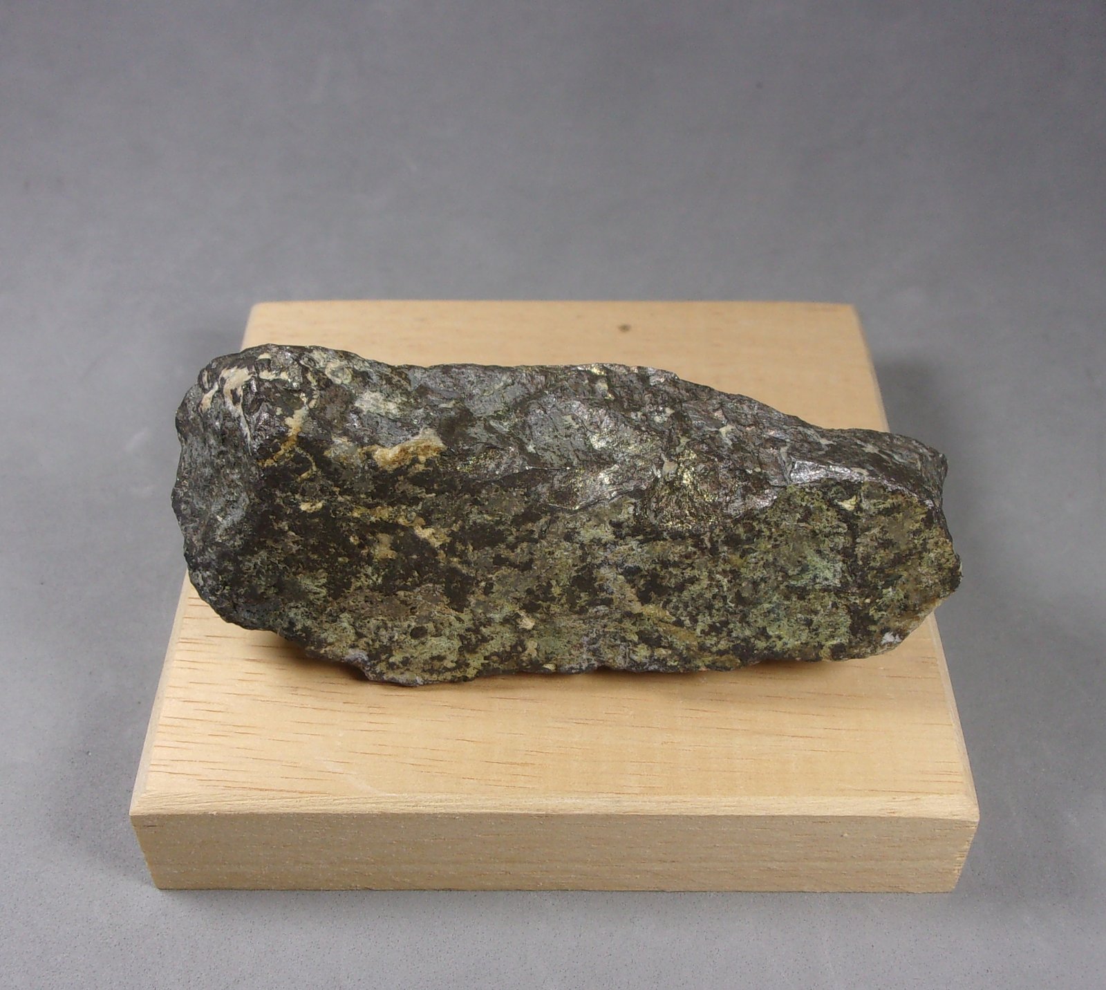 Domeykita
8,1 x 3,2 x 3 cm.
(Autor: J. G. Alcolea)