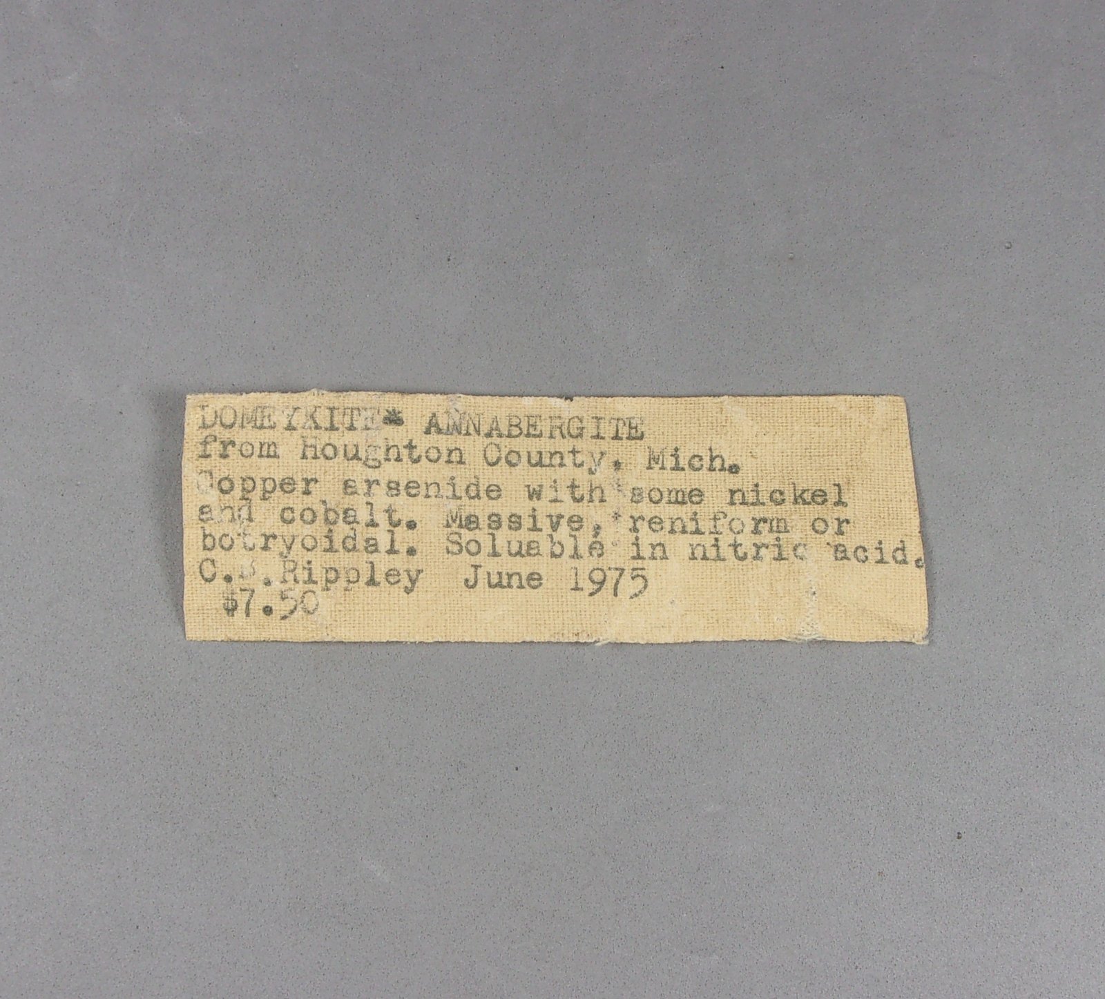 _Domeykita, etiqueta/ficha original.
8,1 x 3,2 x 3 cm.
(Autor: J. G. Alcolea)