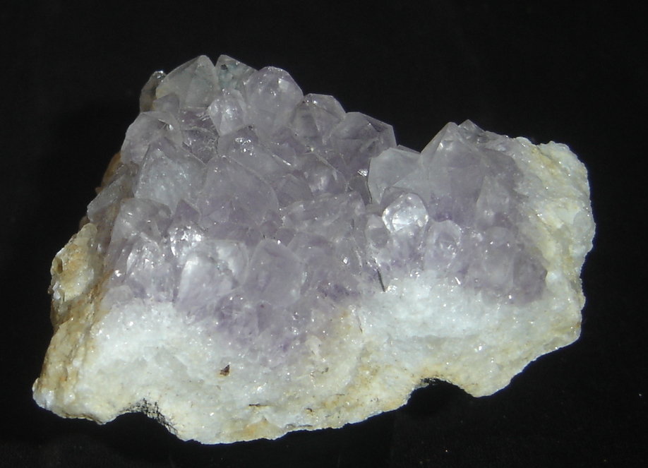 Cuarzo (variedad amatista)
7 x 7 x 4 cm
(Autor: Anisio Claudio)