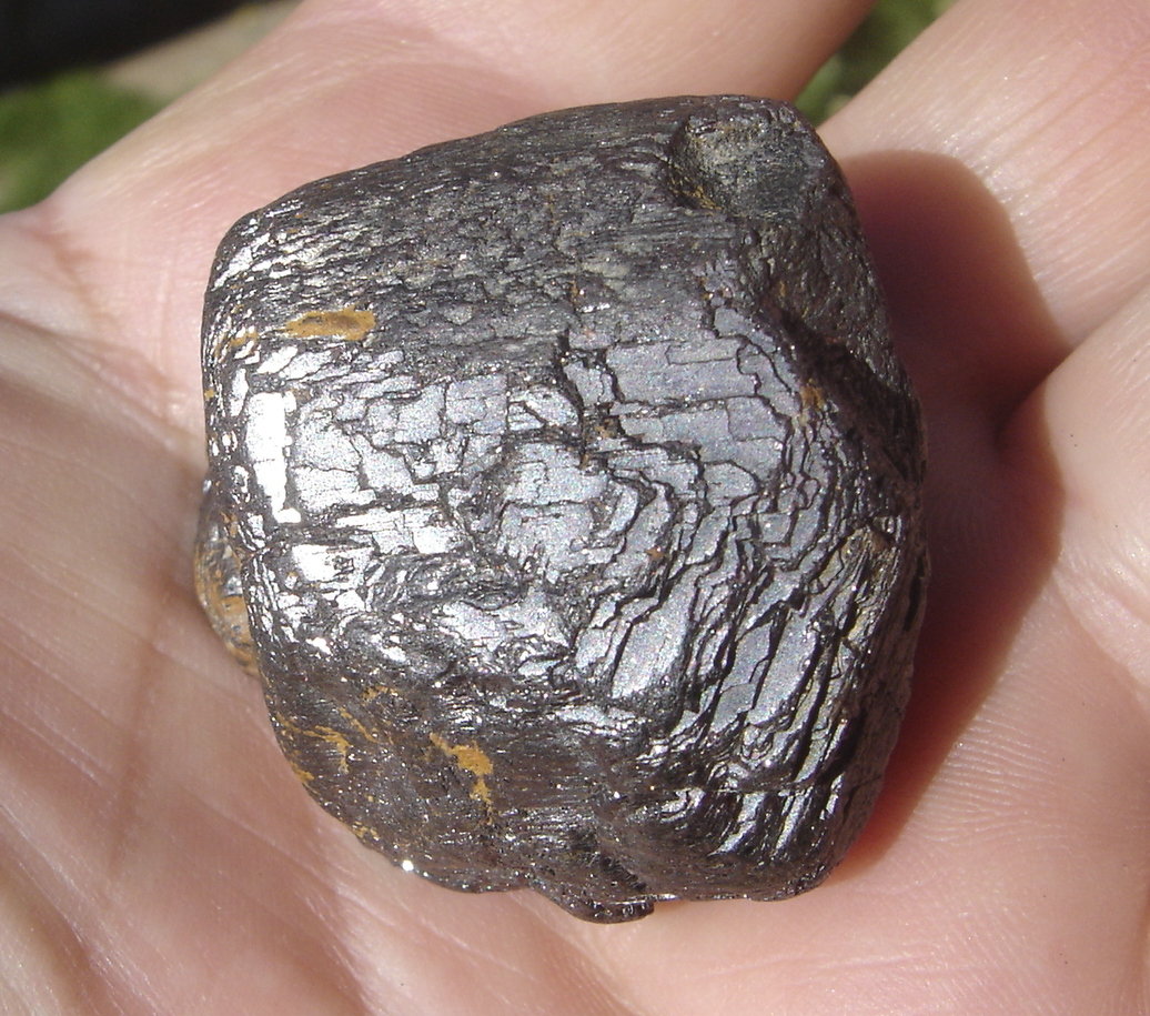 Rutilo
3,4 x 3,4 x 3 cm
(Autor: Anisio Claudio)