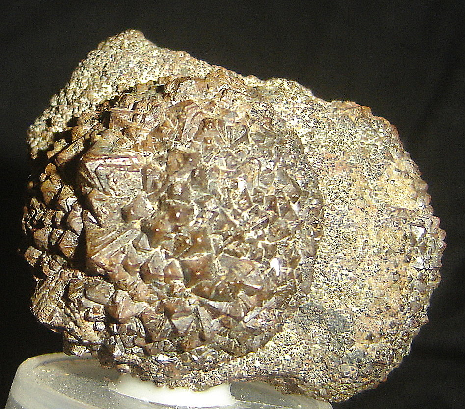 Goethita
4 x 3,7 x 2,8 cm
(Autor: Anisio Claudio)