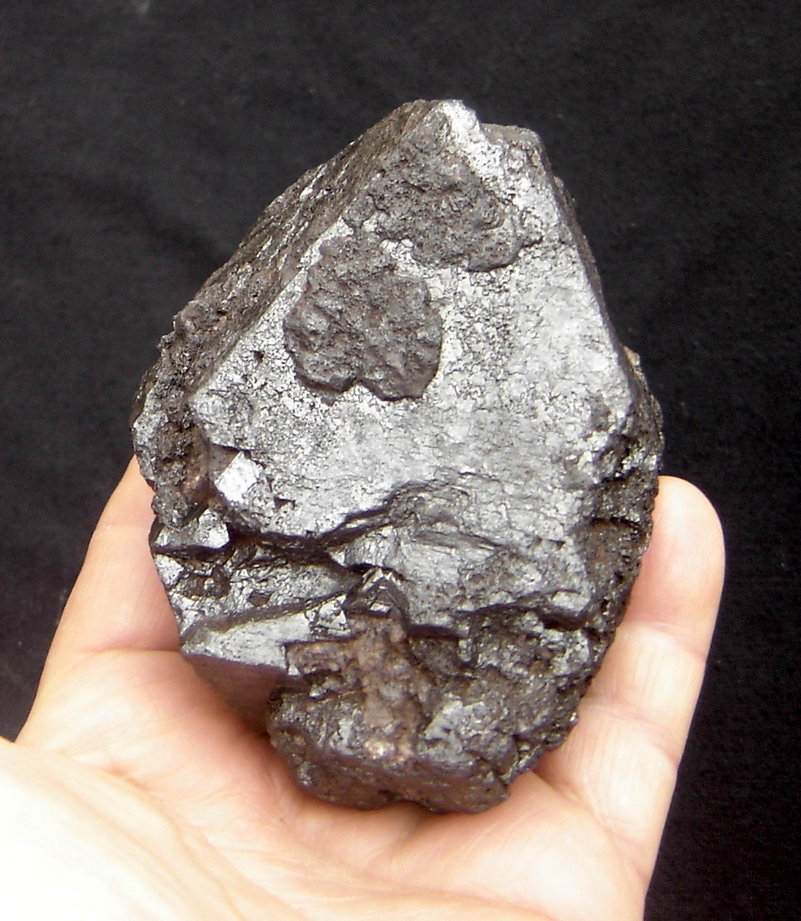 Magnetita
9,5 x 7 x 6,5 cm
(Autor: Anisio Claudio)