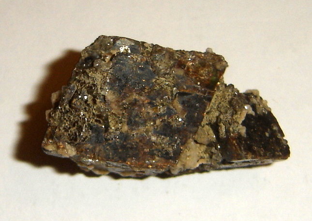 Siderita (variedad pistomesita) y dolomita
3,4 x 2 x 1,4 cm
(Autor: Anisio Claudio)