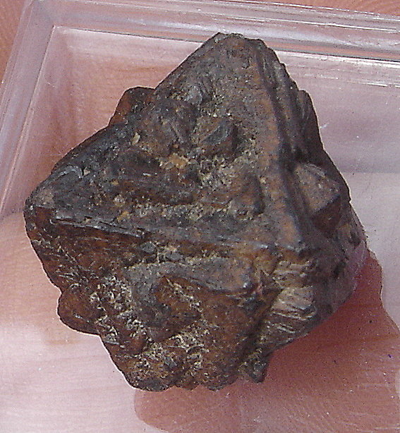 limonita pseudo Pirita
1,5 x 1,8 x 1,8 cm
(Autor: Anisio Claudio)