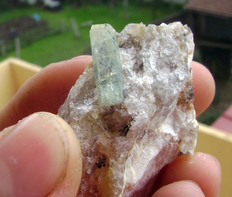 Berilo sobre Cuarzo
Tamaño cristal 2 cm.
(Autor: usoz)