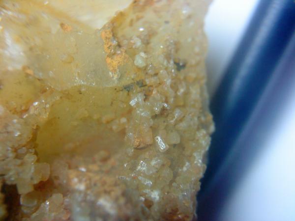 Piromorfita sobre Cuarzo
cristal mayor 4 milímetros
(Autor: apita)