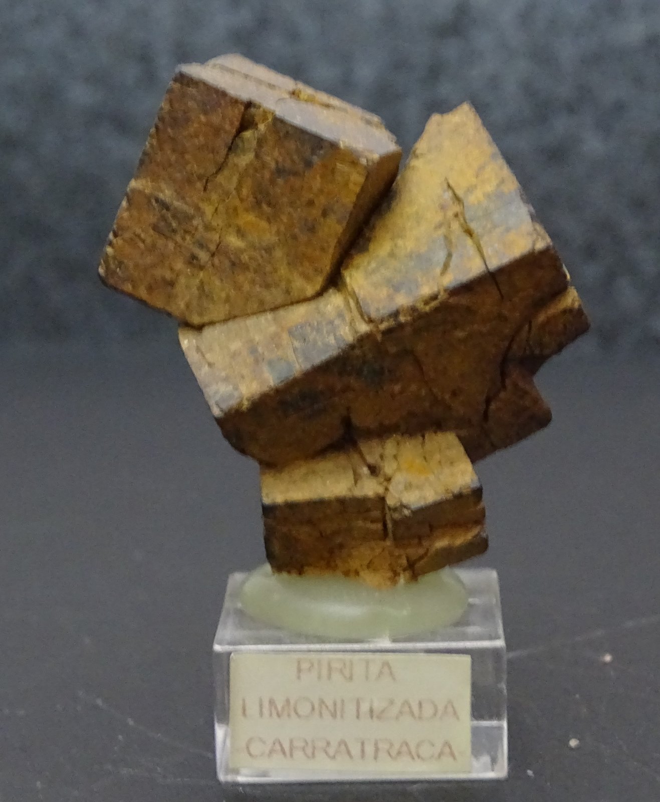 pirita limonitizada
35 x 30 mm
(Autor: Ambrosio Pardo)