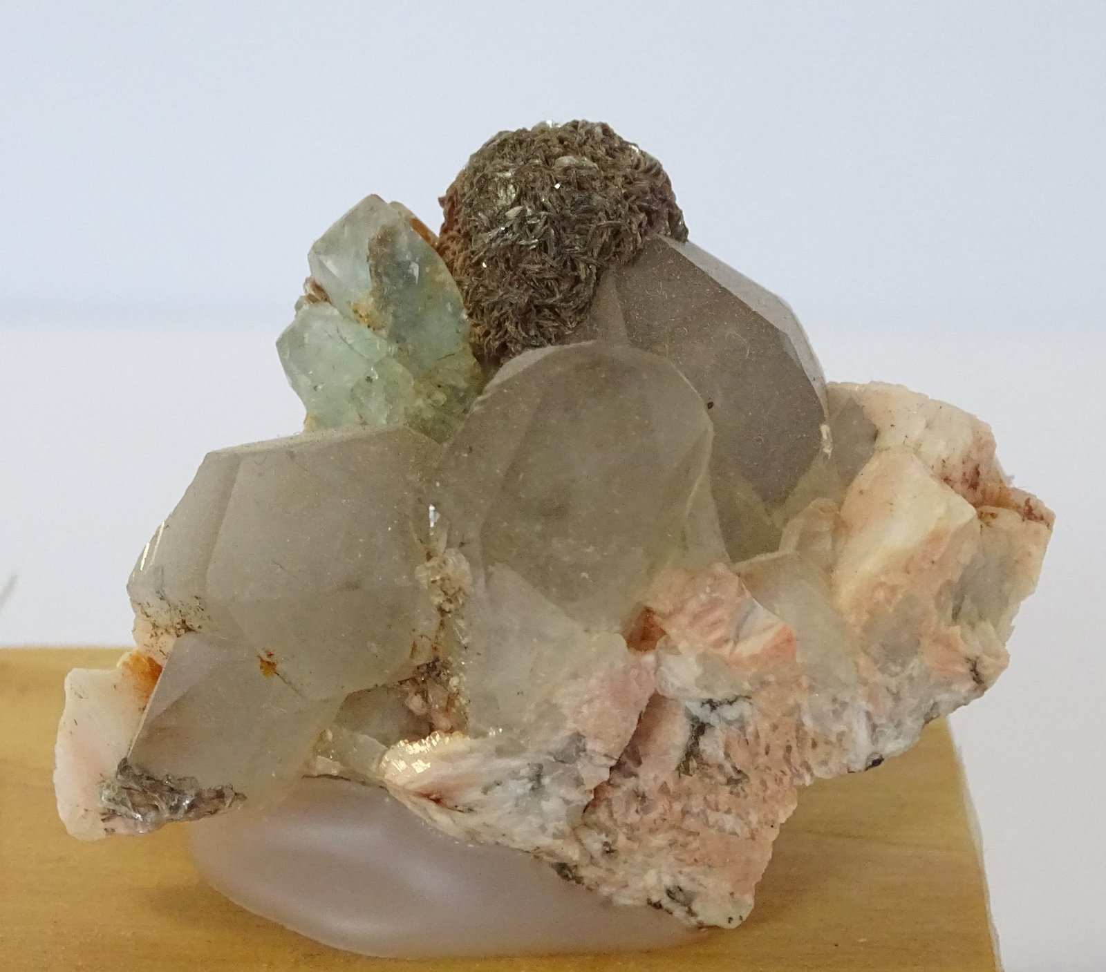 cuarzo, ortoclasa, mica
40 x 35 mm
(Autor: Ambrosio Pardo)