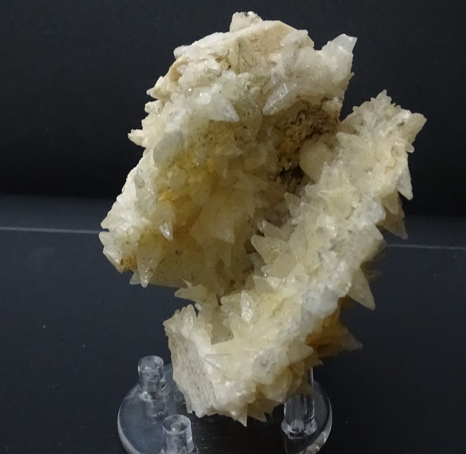 calcita, ortoclasa y mica
90 x 90 x 65 mm
(Autor: Ambrosio Pardo)