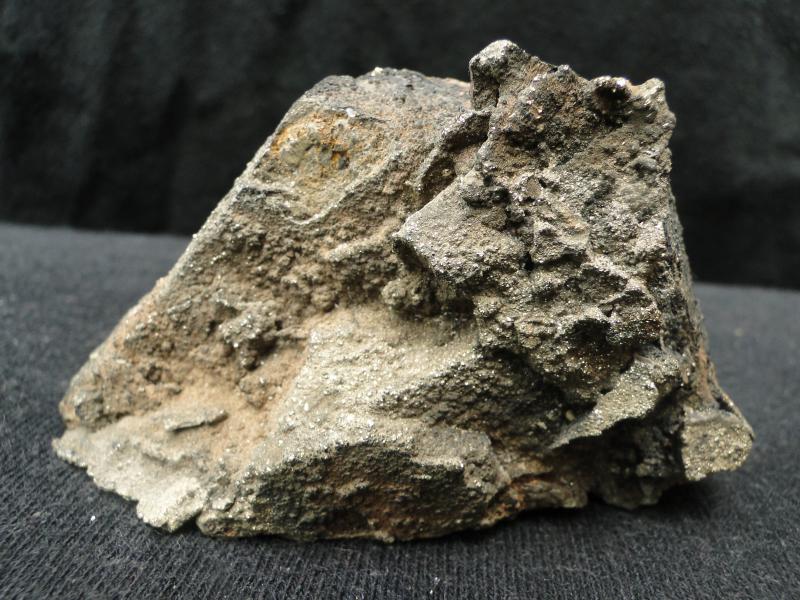 Pirrotita, Pirita, Hematites
7 x 5 x1,5cm
(Autor: KSamuel MacíasM)