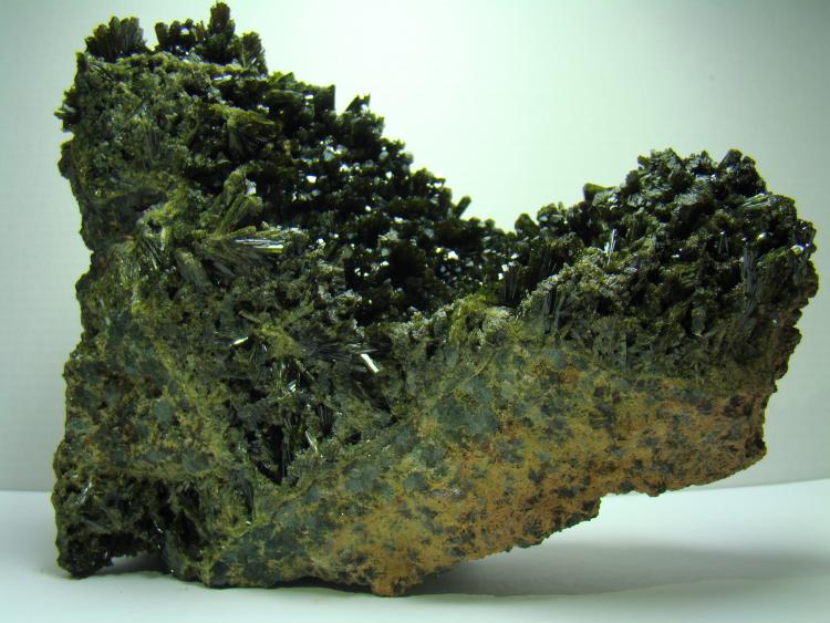 Epidota
16 x 14 x 7 cm
(Autor: D.N.S.Borràs)
