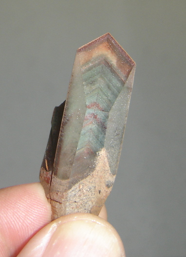 Cuarzo
4 x 1,3 x 1,3 cm
(Autor: Anisio Claudio)