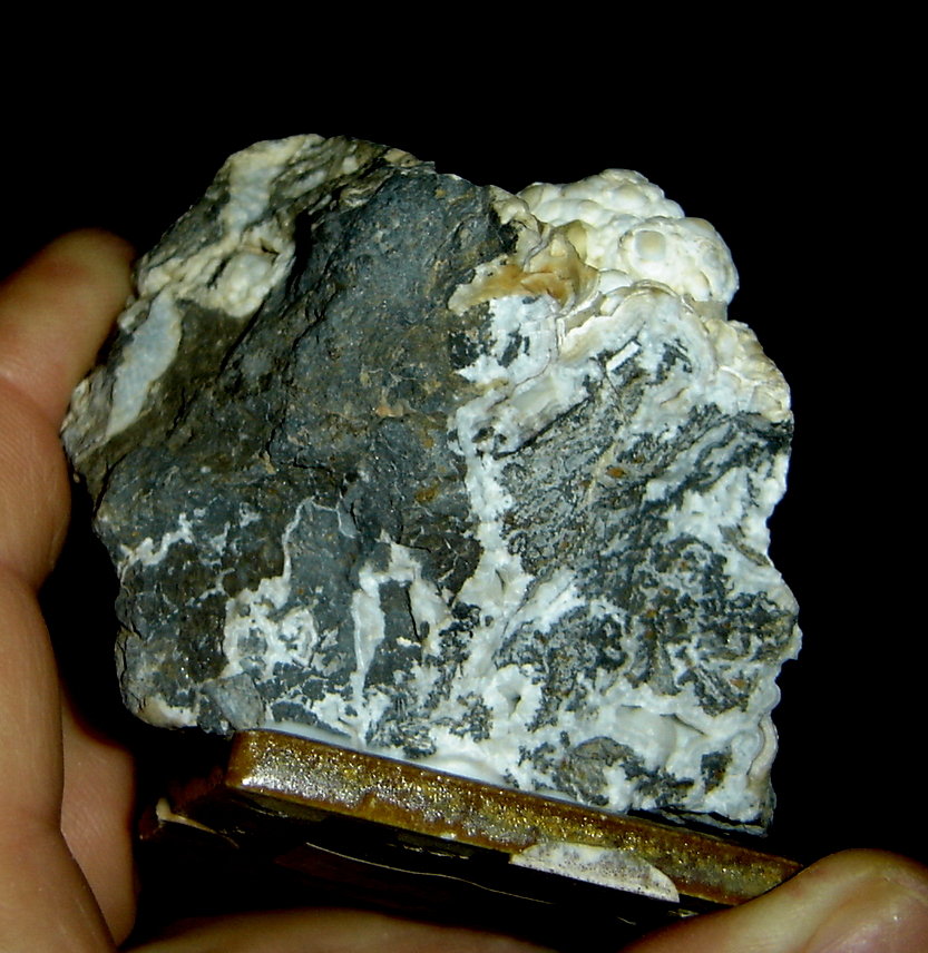 Gibbsita
5 x 4,5 x 4 cm
(Autor: Anisio Claudio)
