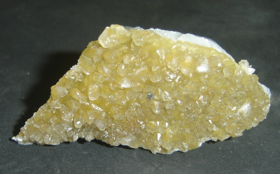 Calcita
6 x  4 x 1,5 cm
(Autor: Anisio Claudio)