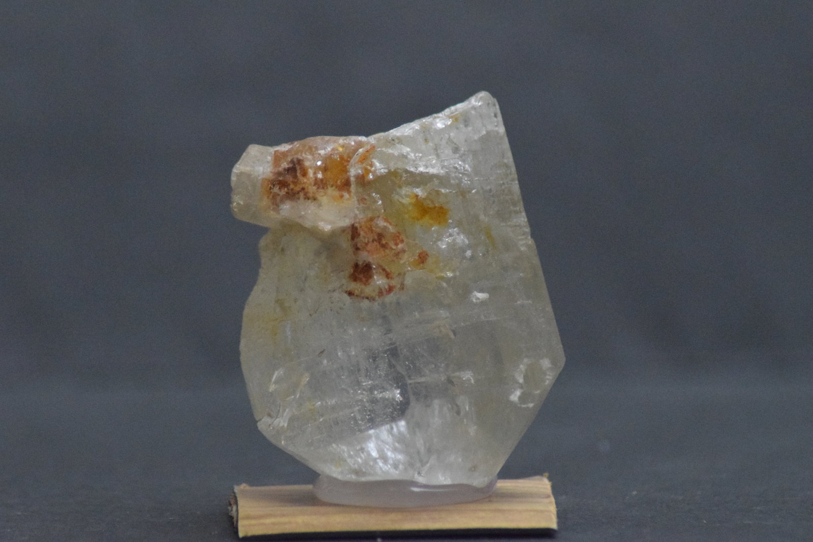 Topacio
4 x 3 x 2,5 cm
(Autor: Antonio Alcaide)