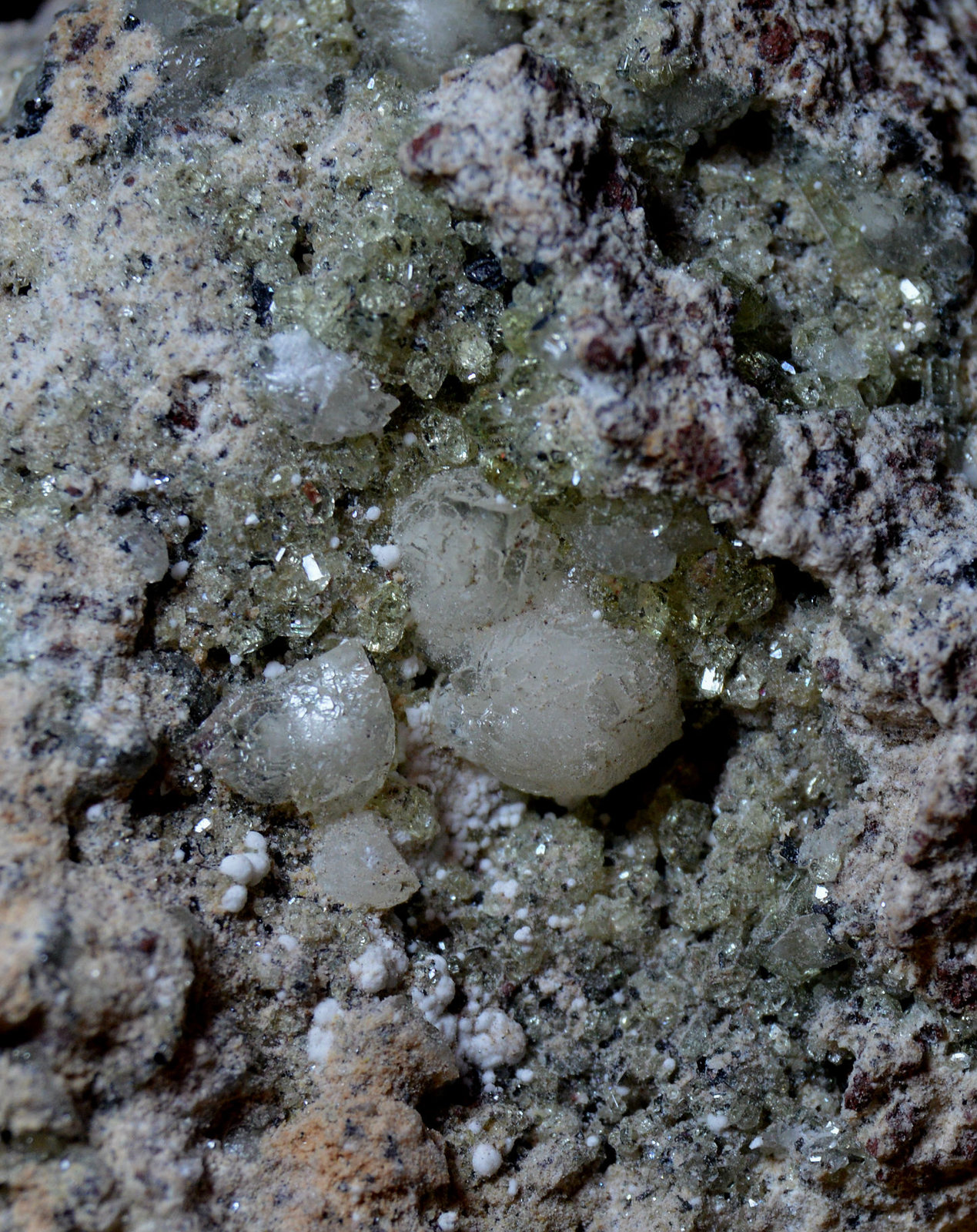 Calcita y Fluorapatito
3,5 x 3 cm
(Autor: DPC)
