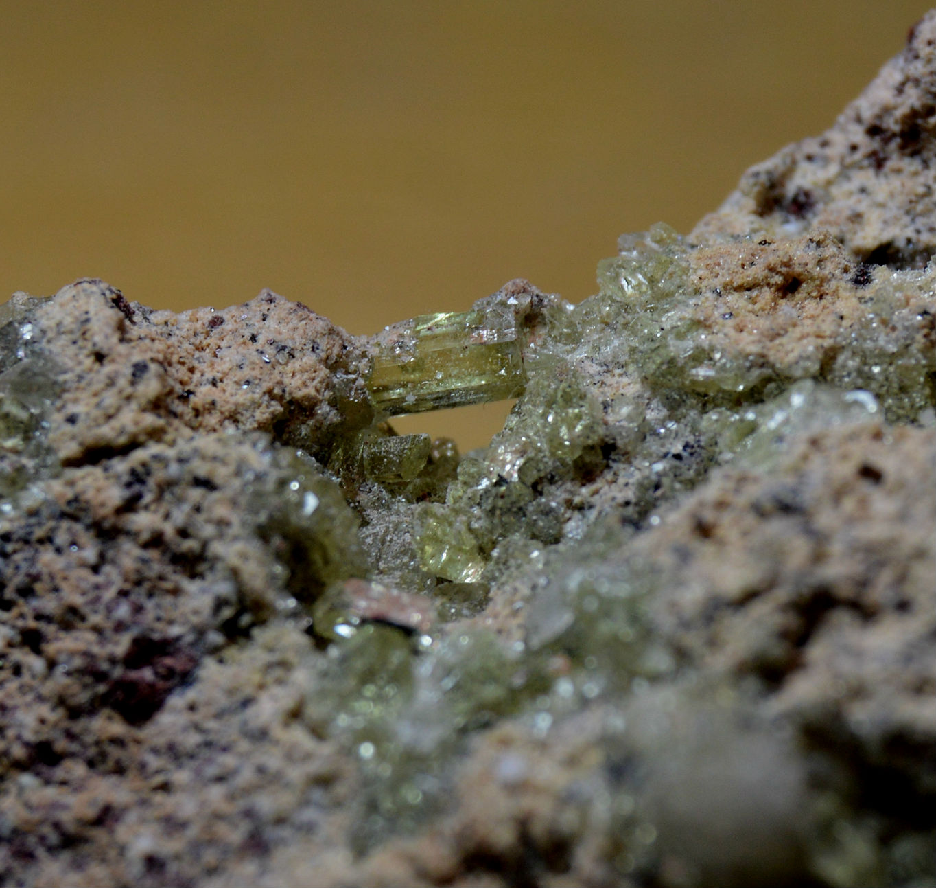 Fluorapatito
cristal de 1cm
(Autor: DPC)