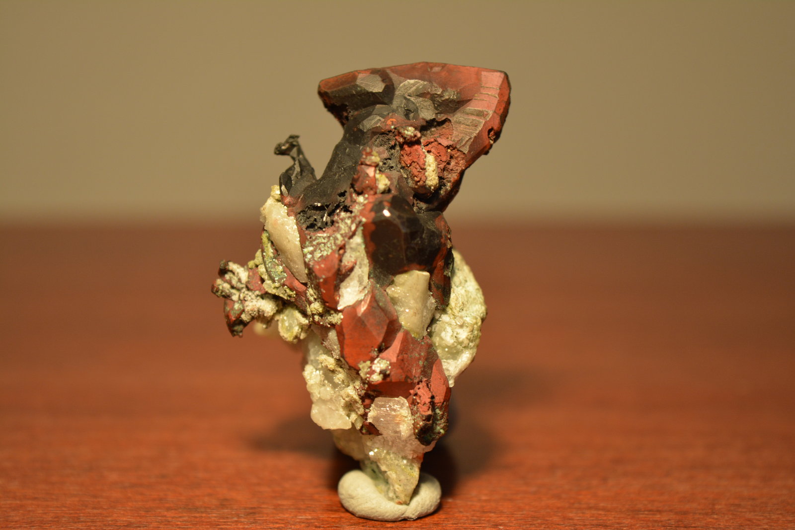 Cobre, Cuarzo y Prehnita
6'1 x 3'7 x 3'6 cm.
(Autor: Gonzalo Sáez)